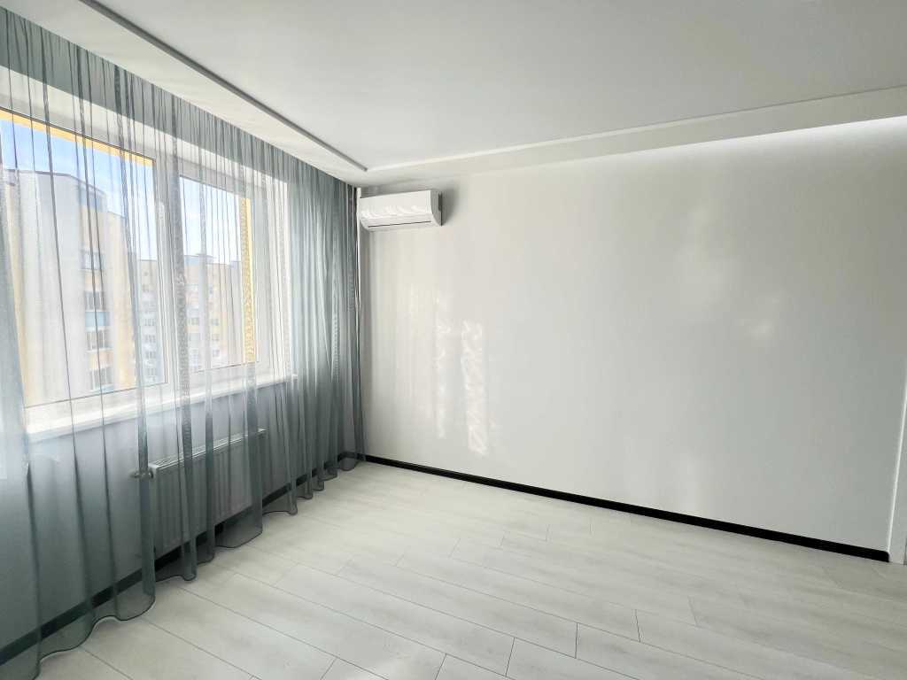 Продажа 2-комнатной квартиры 65 м², Боголюбова ул., 33