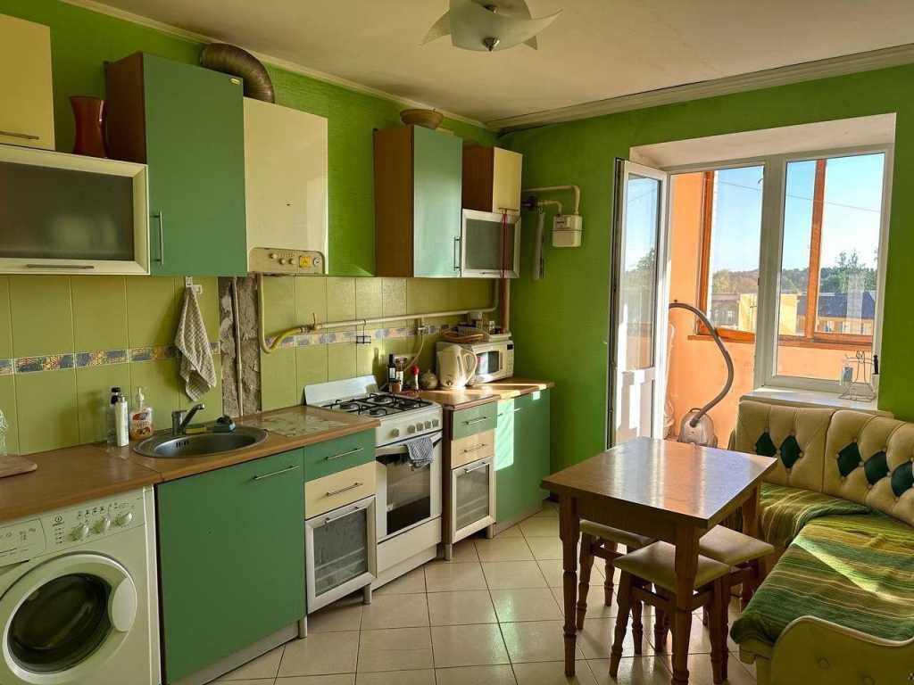Продажа 1-комнатной квартиры 43 м², Луговая ул., Заводська