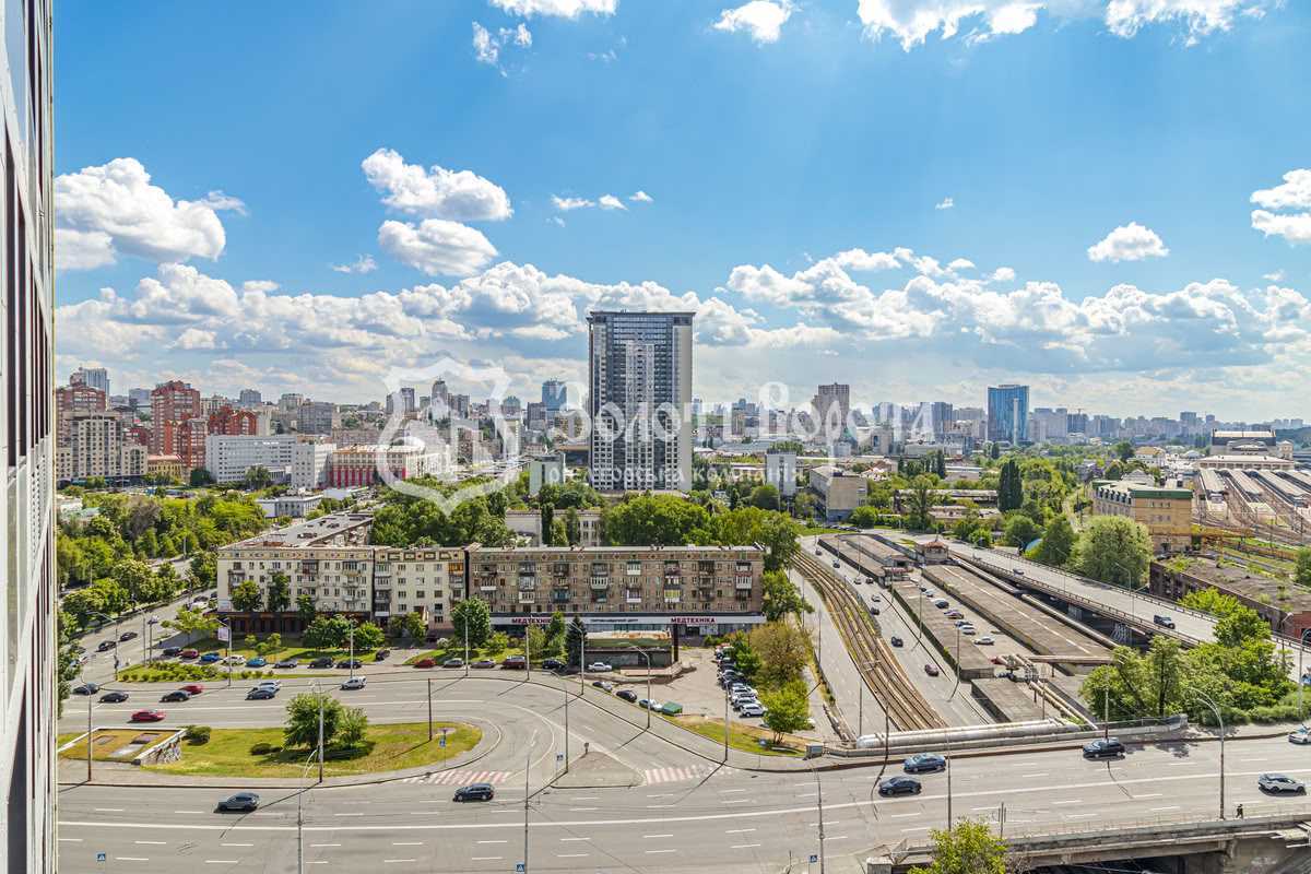 Продажа 1-комнатной квартиры 53 м², Победы просп., 11