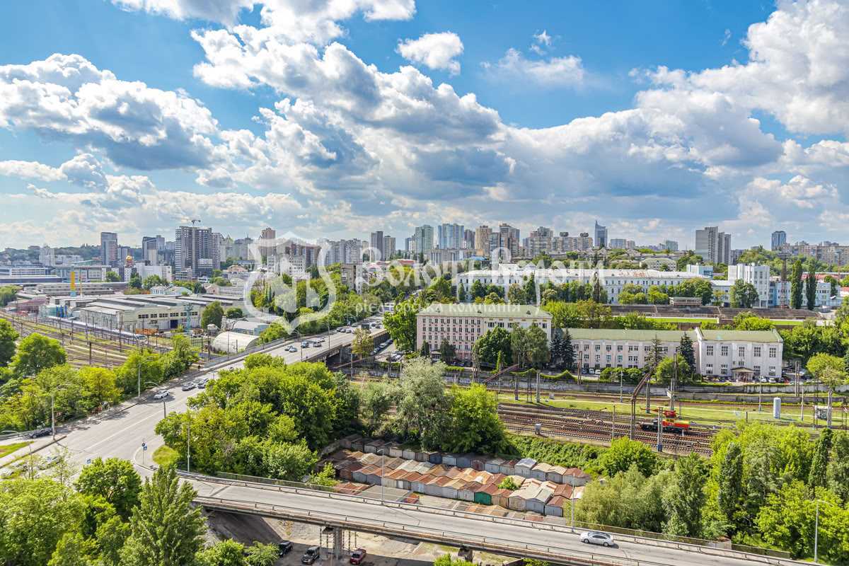 Продажа 1-комнатной квартиры 53 м², Победы просп., 11