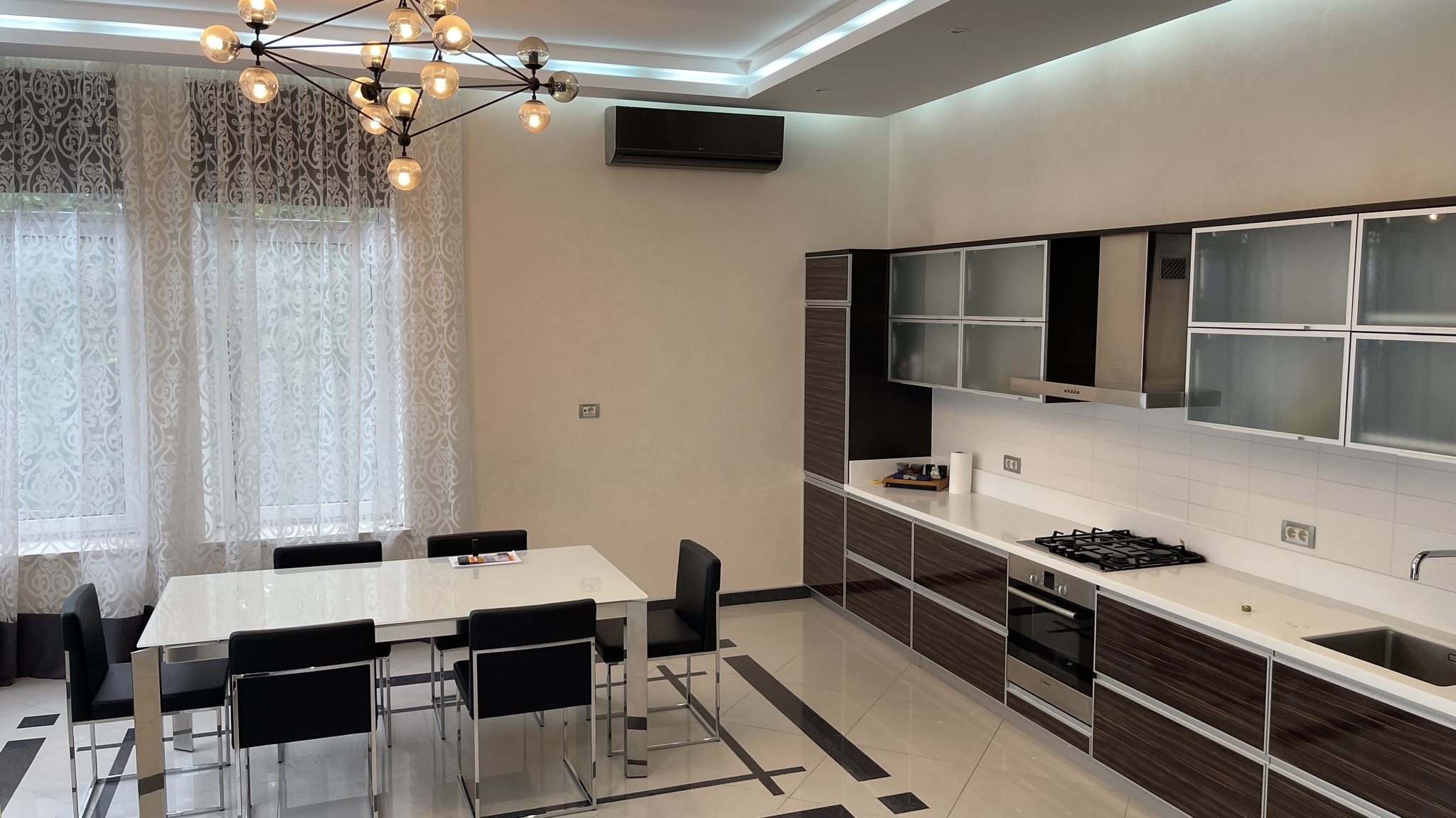 Продаж будинку 500 м²