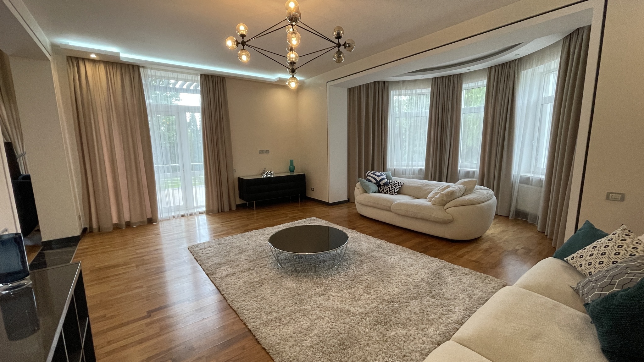 Продаж будинку 500 м²
