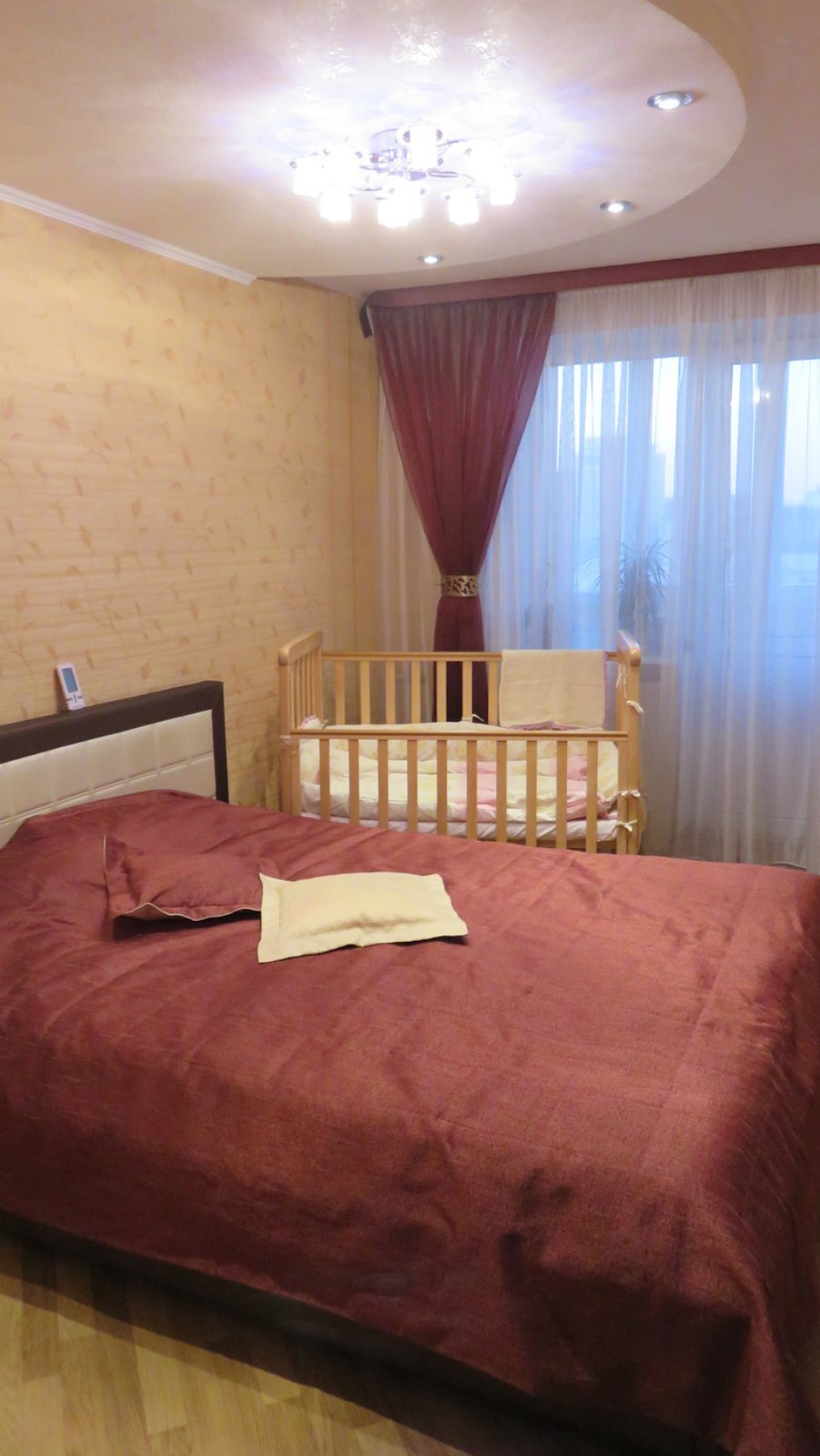 Продаж 3-кімнатної квартири 70 м², Гімназична наб., 26