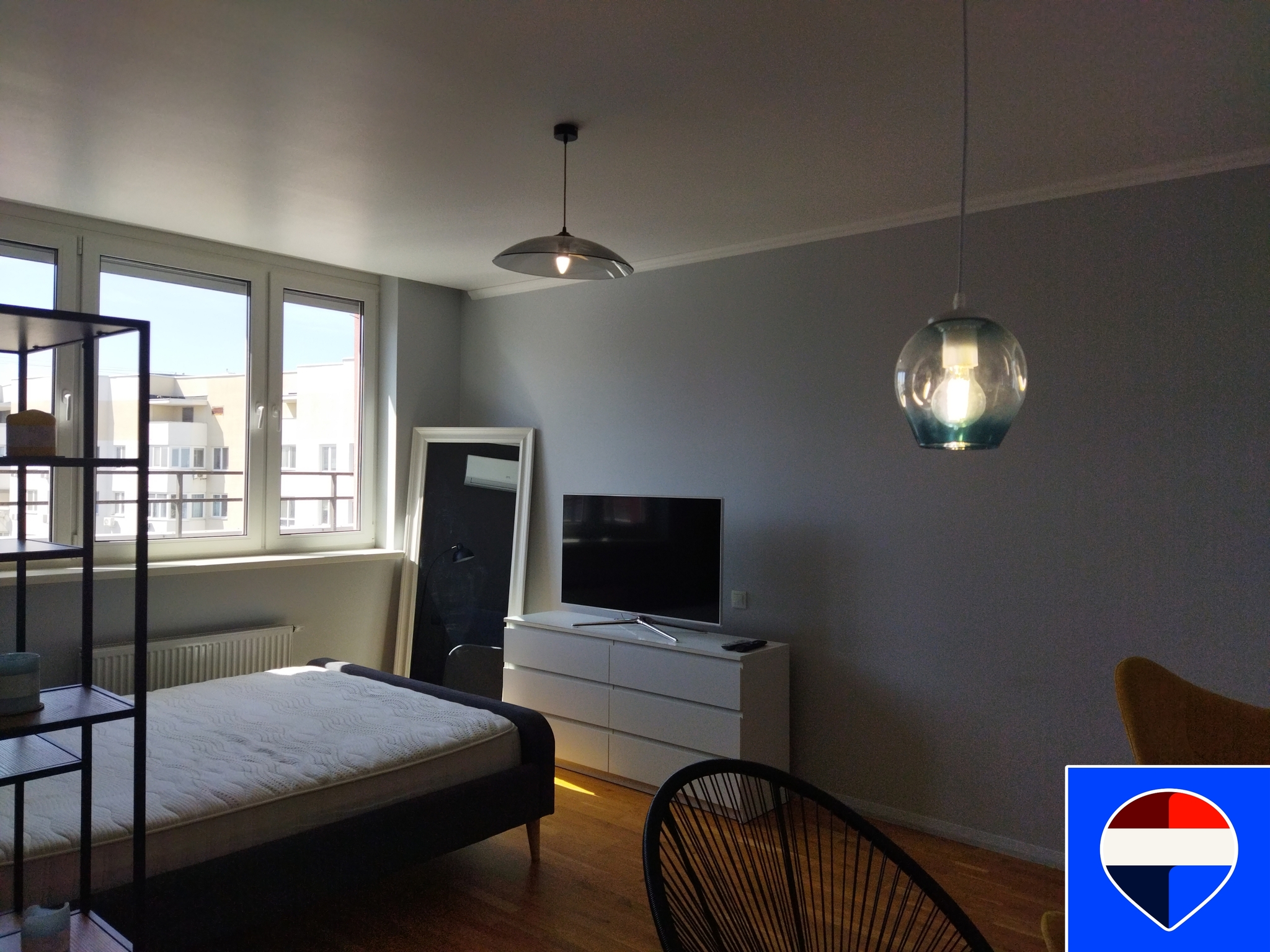 Оренда студії 51 м², Драгоманова вул., 4А
