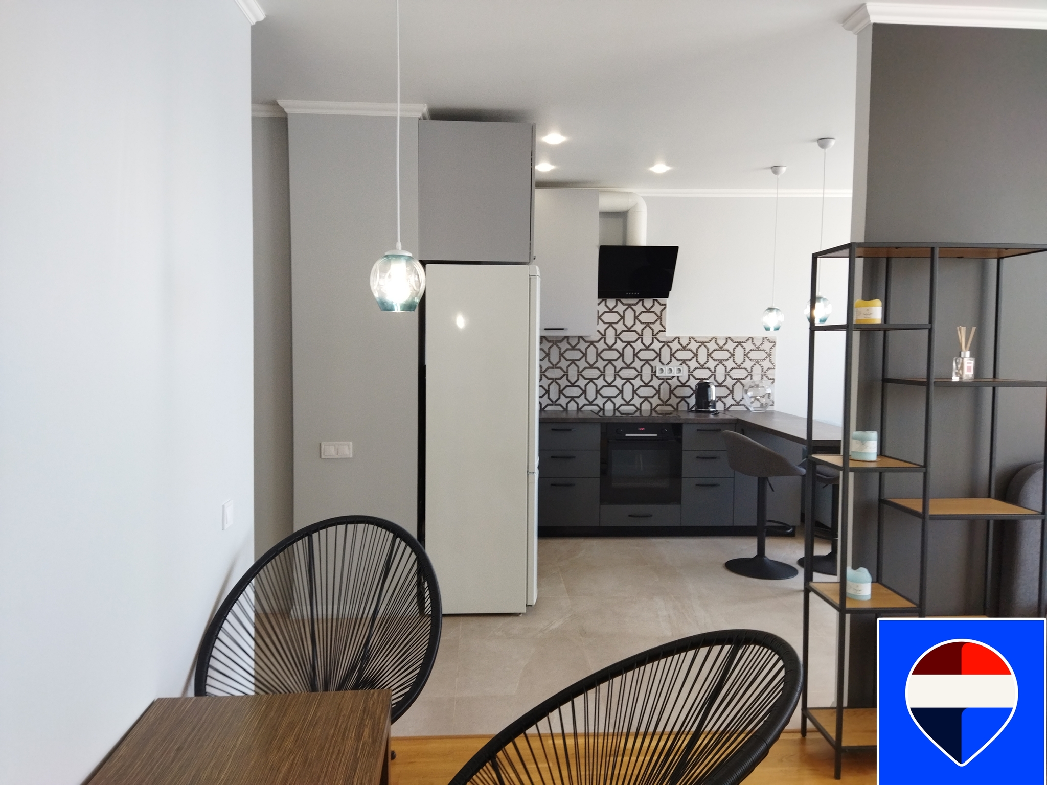 Оренда студії 51 м², Драгоманова вул., 4А