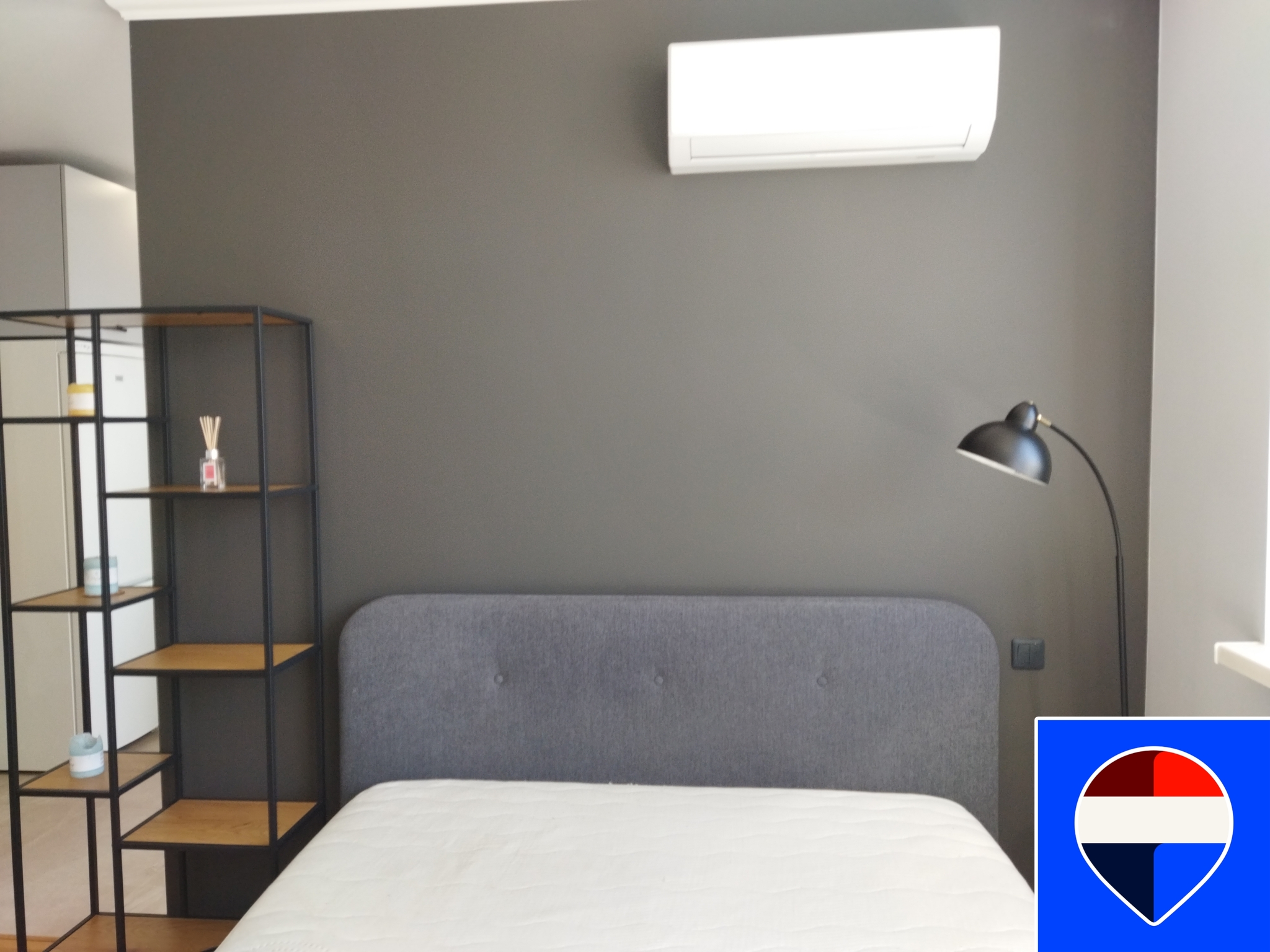 Оренда студії 51 м², Драгоманова вул., 4А