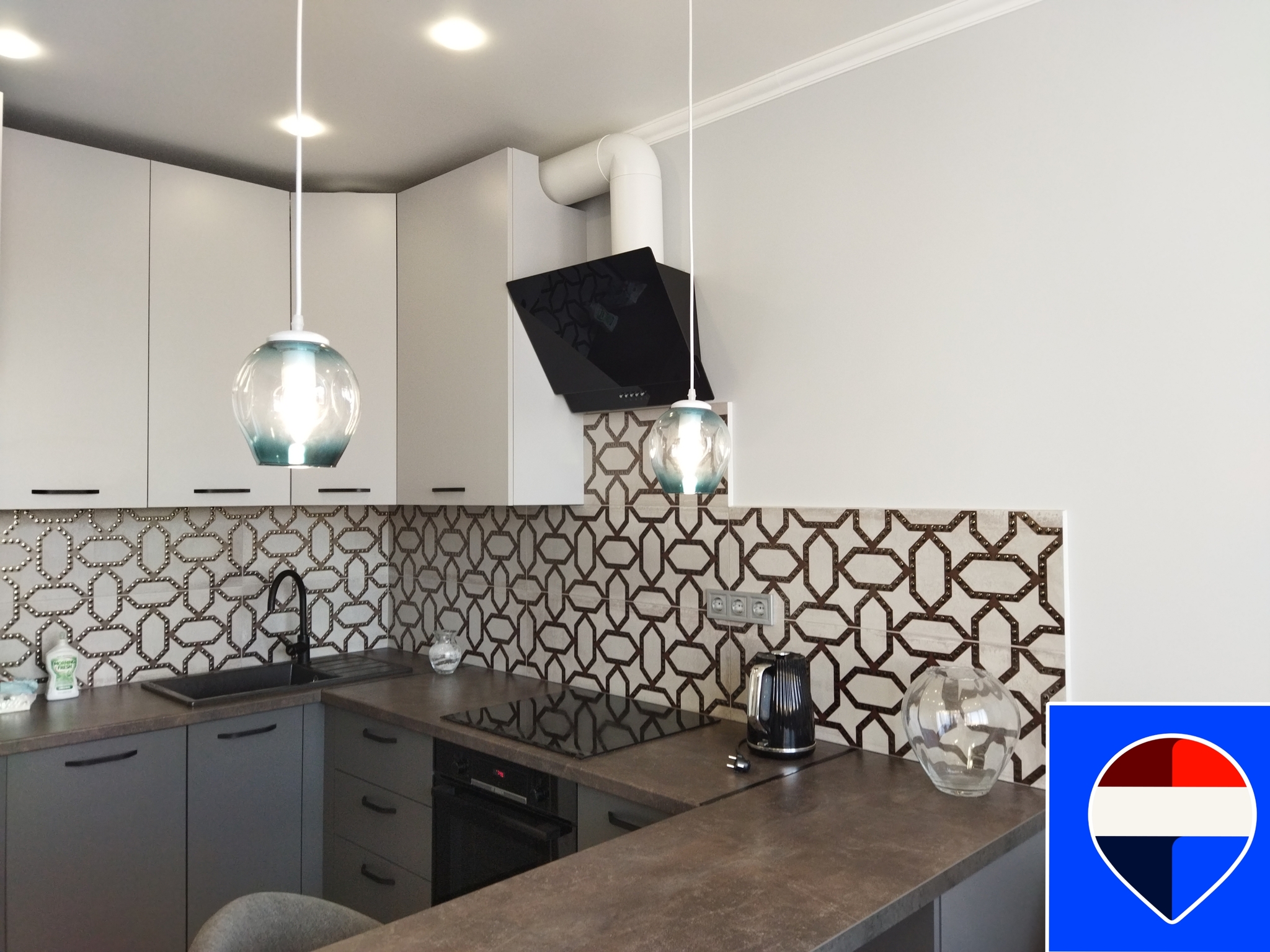 Оренда студії 51 м², Драгоманова вул., 4А