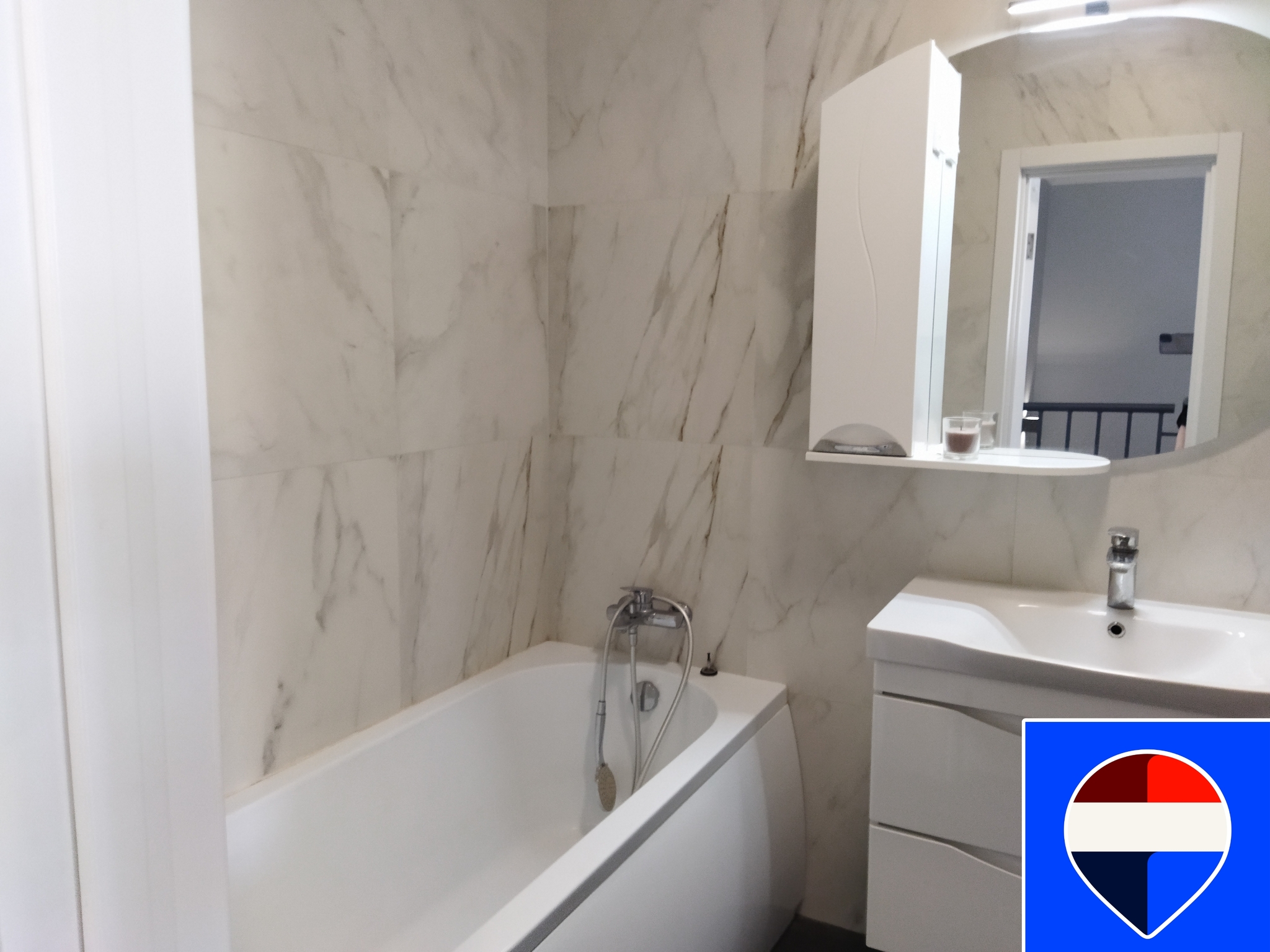 Оренда студії 51 м², Драгоманова вул., 4А