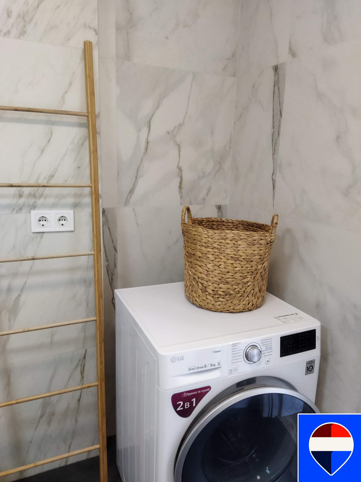 Оренда студії 51 м², Драгоманова вул., 4А
