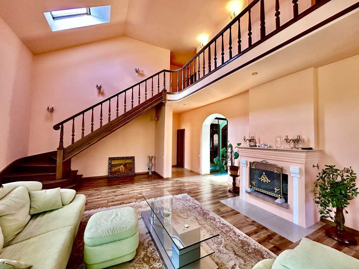 Продаж будинку 240 м², Квітки Цісик вул., 81