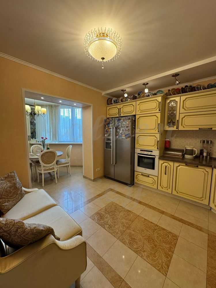 Аренда 4-комнатной квартиры 120 м², Михаила Донца ул., Драгоманова, 12А