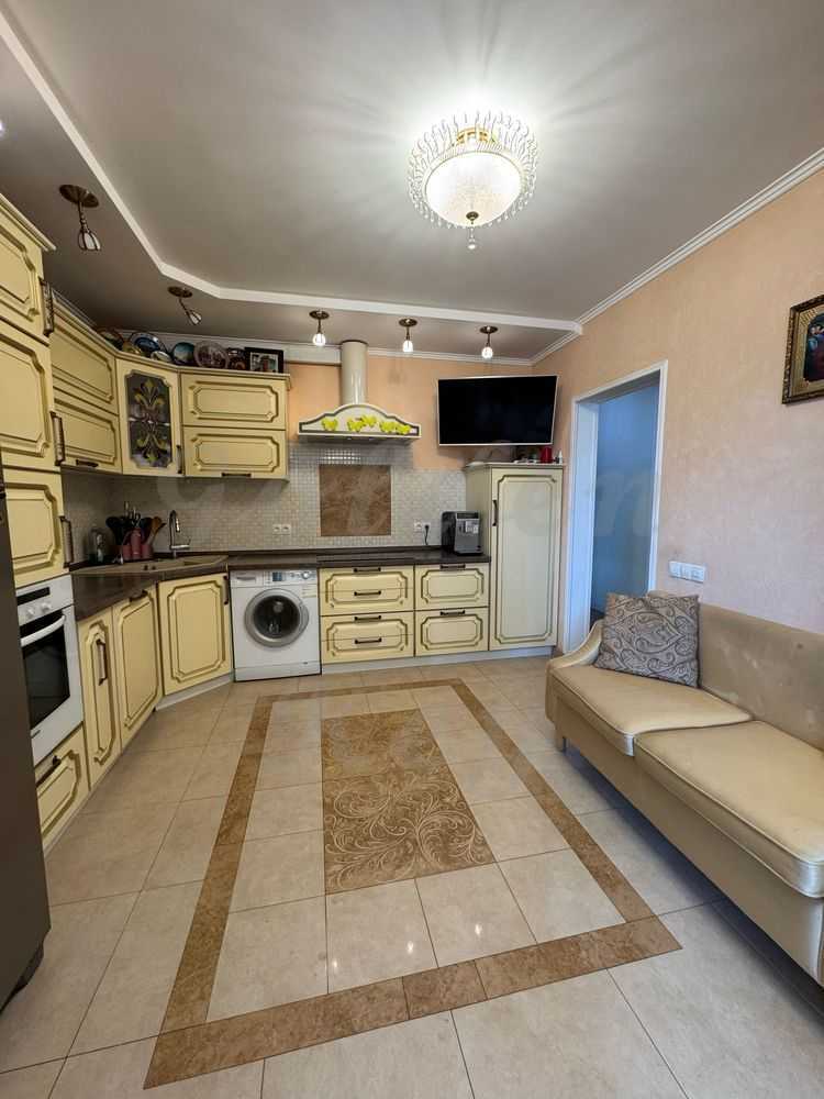Аренда 4-комнатной квартиры 120 м², Михаила Донца ул., Драгоманова, 12А
