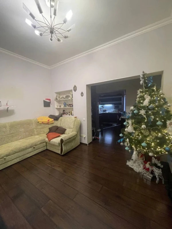 Продаж 3-кімнатної квартири 64 м²