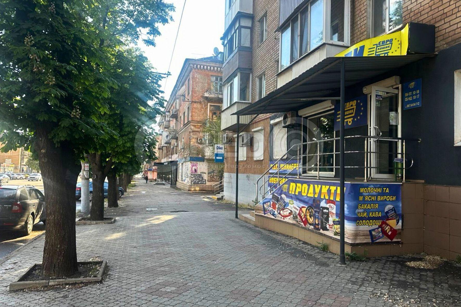 Аренда торгового помещения 41.3 м², Владимира Великого ул.