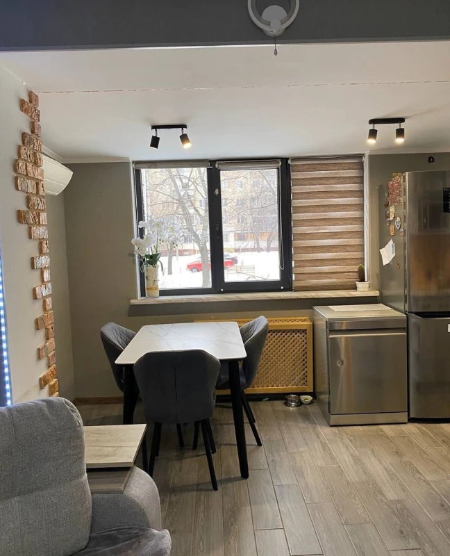 Продажа 2-комнатной квартиры 62 м²