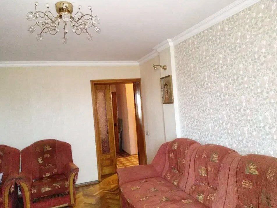 Продаж 3-кімнатної квартири 64 м², Нахімова вул.