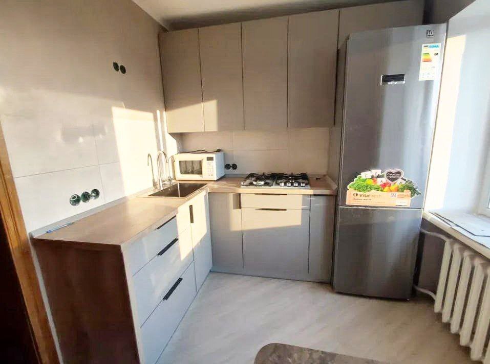 Продаж 3-кімнатної квартири 64 м², Нахімова вул.