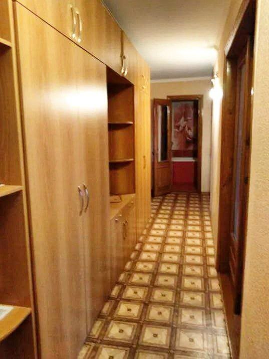 Продаж 3-кімнатної квартири 64 м², Нахімова вул.