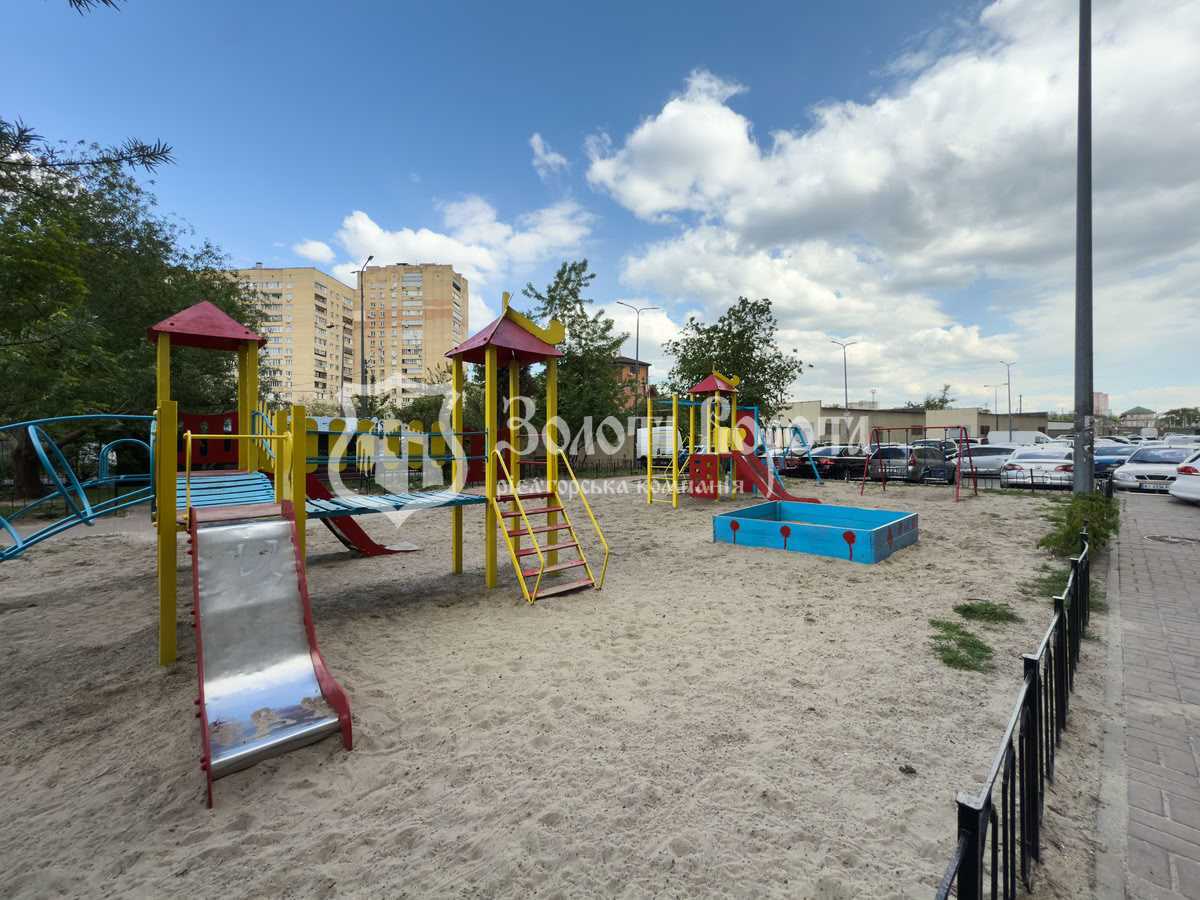Продажа 1-комнатной квартиры 48.6 м², Уликовая ул., Харківське шосе, 19а