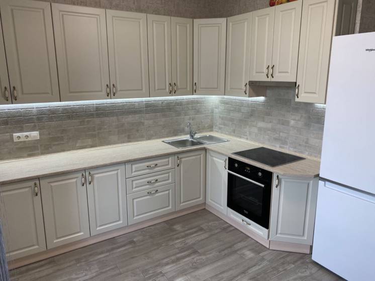 Оренда 2-кімнатної квартири 62 м², Каховська вул., 62