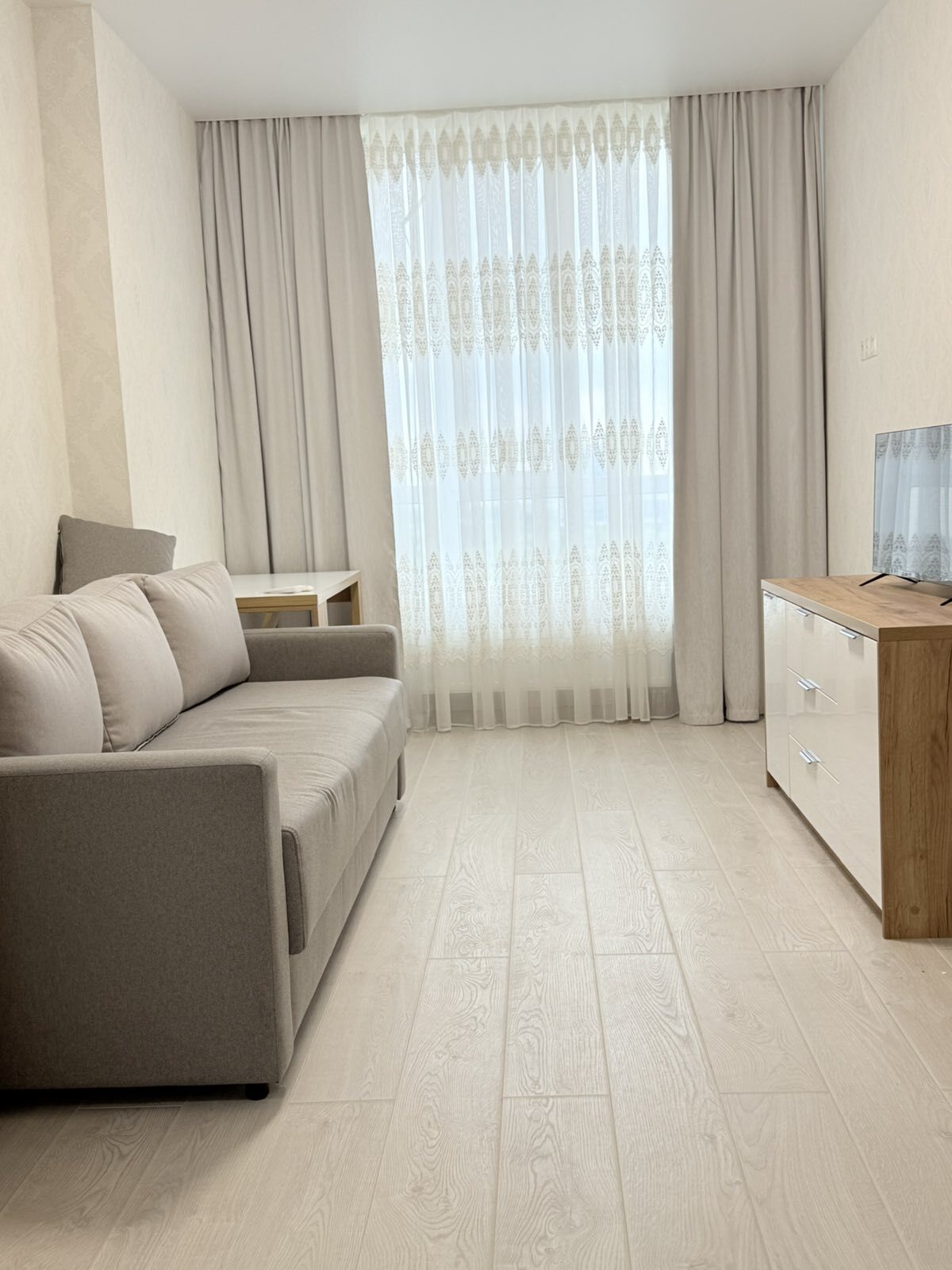 Оренда 2-кімнатної квартири 62 м², Каховська вул., 62