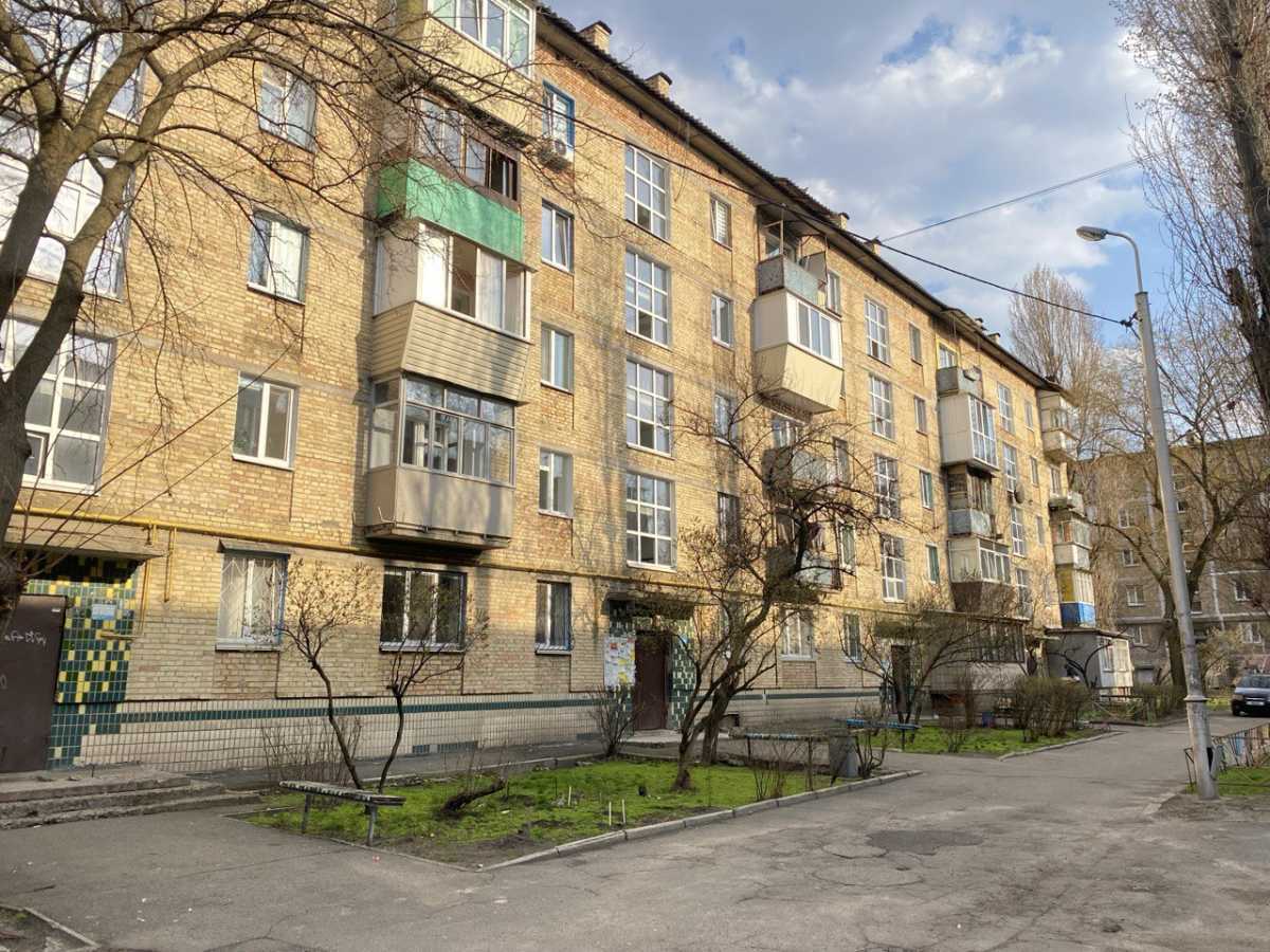 Продажа 3-комнатной квартиры 62 м², Валентина Серова ул., 30А