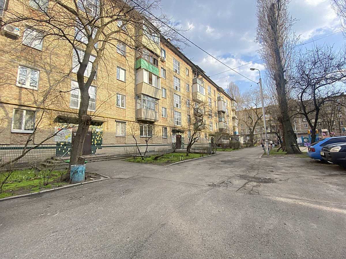 Продажа 3-комнатной квартиры 62 м², Валентина Серова ул., 30А