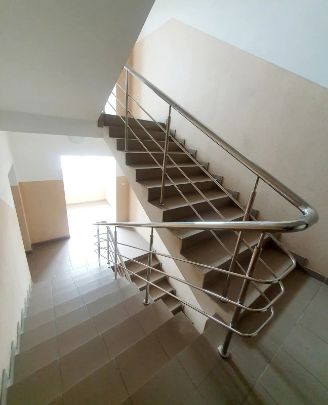 Продажа 2-комнатной квартиры 61 м²