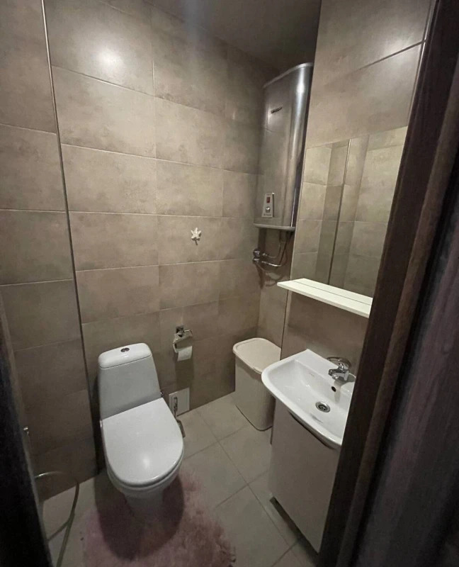 Продажа 2-комнатной квартиры 77 м²