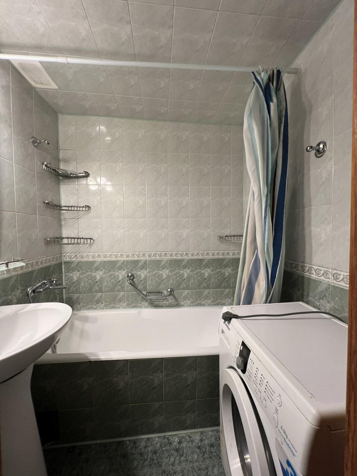 Продажа 3-комнатной квартиры 66.4 м², Ильфа и Петрова ул., 27