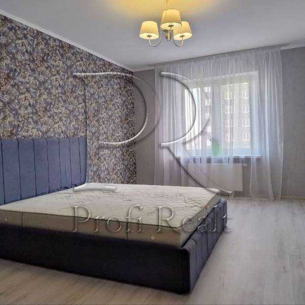 Продажа 2-комнатной квартиры 75 м², Коноплянская ул., 22А