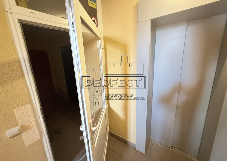 Продажа 1-комнатной квартиры 40 м², Тепличная ул., 48