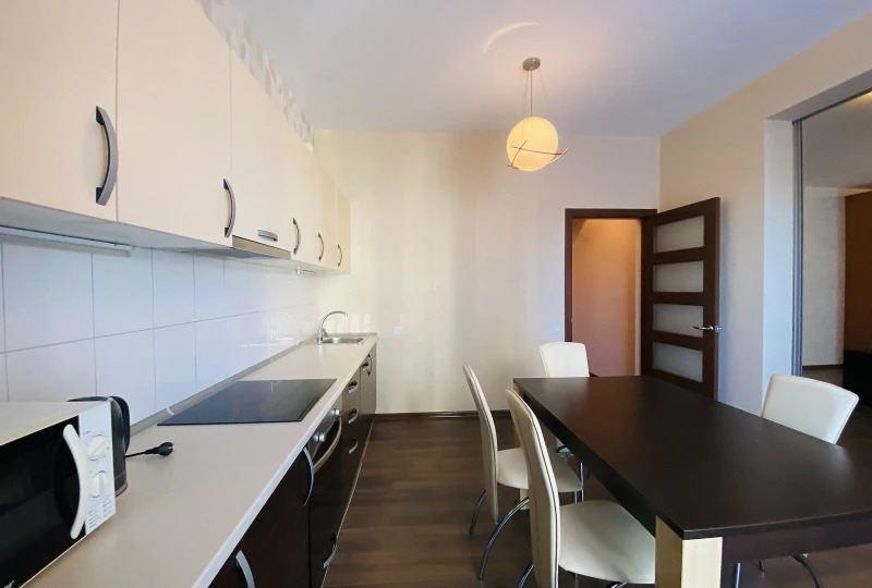 Продажа 2-комнатной квартиры 143 м²