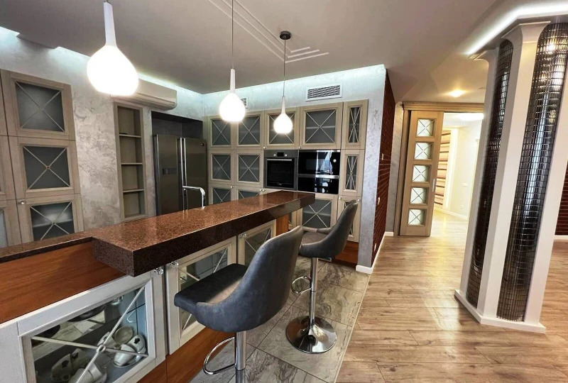 Продажа 2-комнатной квартиры 144 м²