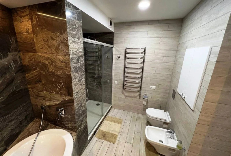 Продажа 2-комнатной квартиры 144 м²