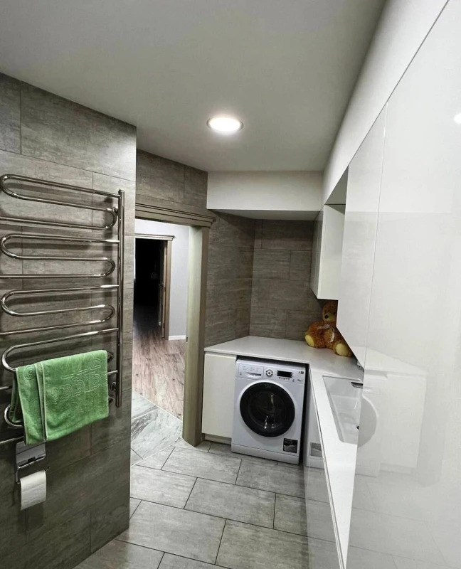 Продажа 2-комнатной квартиры 144 м²
