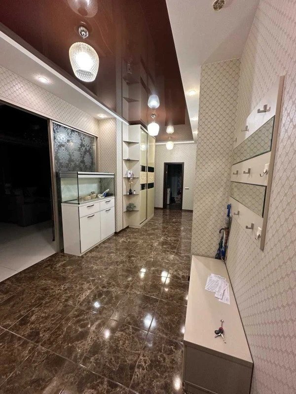 Продажа 2-комнатной квартиры 120 м²