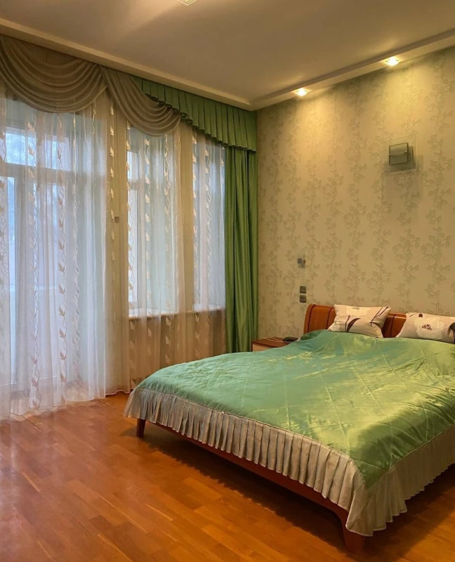 Продажа 3-комнатной квартиры 103 м²