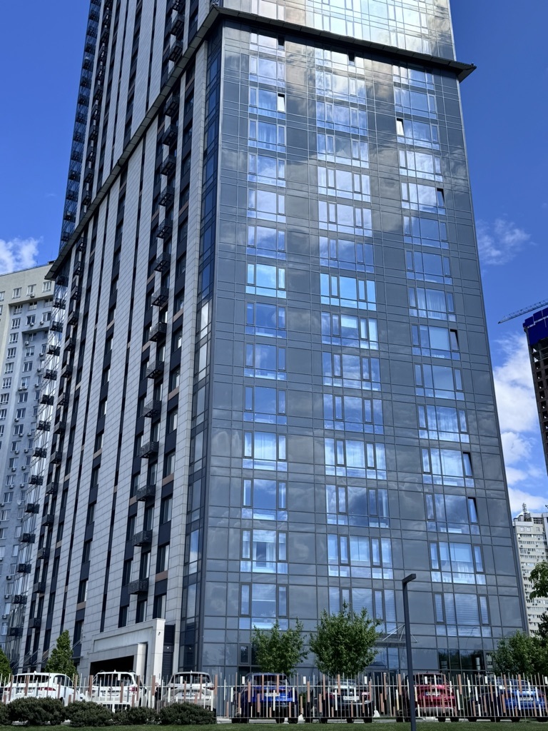 Продажа 3-комнатной квартиры 97 м², Академика Заболотного ул., 1Б