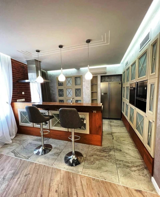 Продаж 2-кімнатної квартири 144 м²