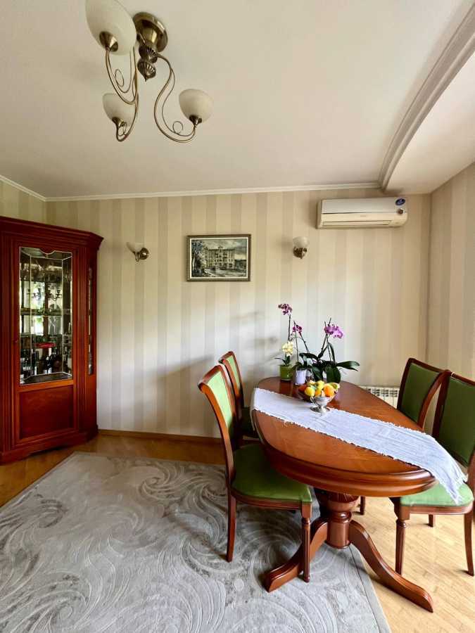 Продажа 3-комнатной квартиры 87.4 м², Златоустовская ул., 1