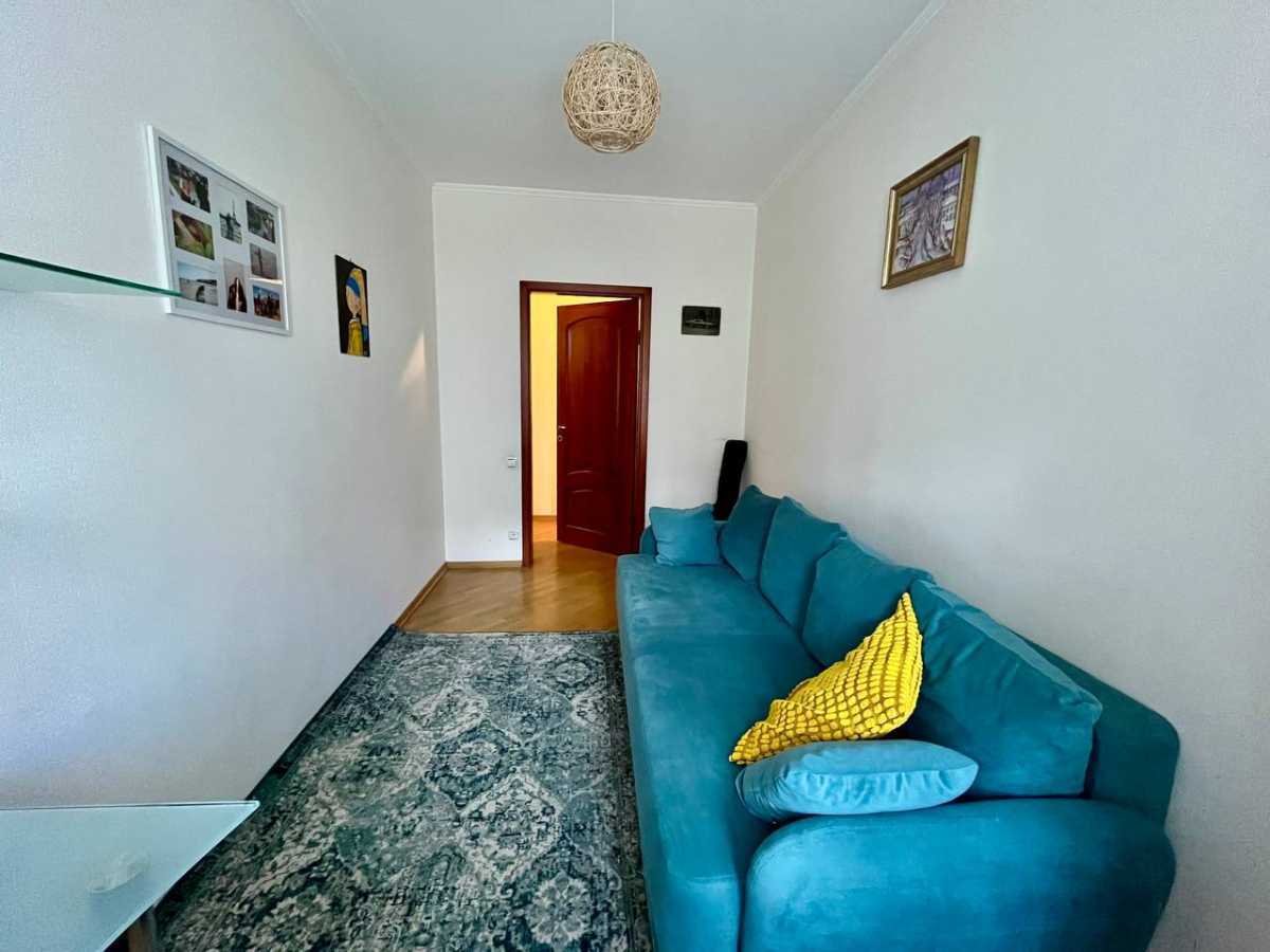 Продажа 3-комнатной квартиры 87.4 м², Златоустовская ул., 1