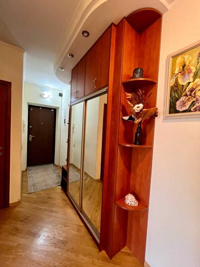 Продажа 3-комнатной квартиры 87.4 м², Златоустовская ул., 1
