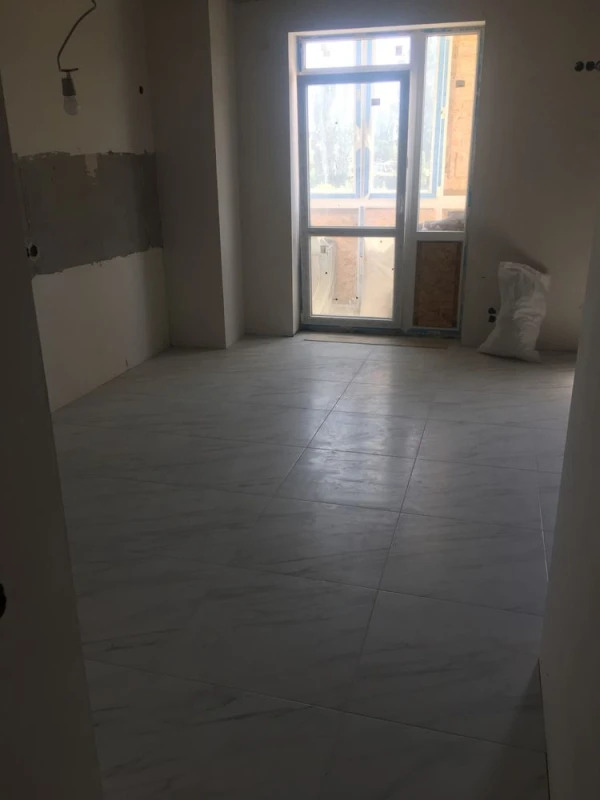 Продажа 2-комнатной квартиры 76 м²