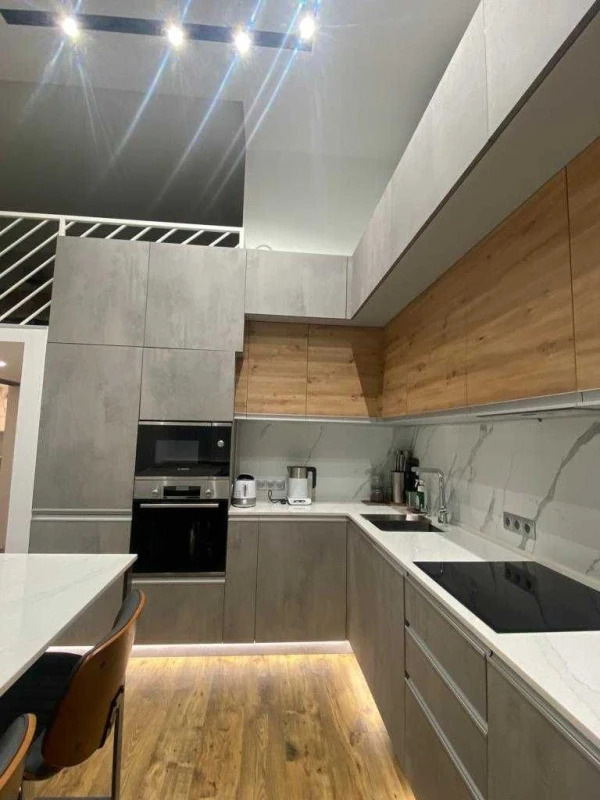 Продажа 2-комнатной квартиры 55 м²