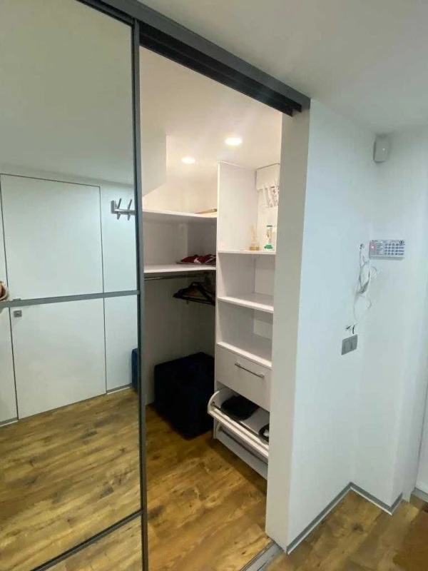 Продажа 2-комнатной квартиры 55 м²