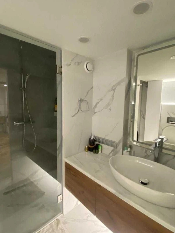 Продажа 2-комнатной квартиры 55 м²