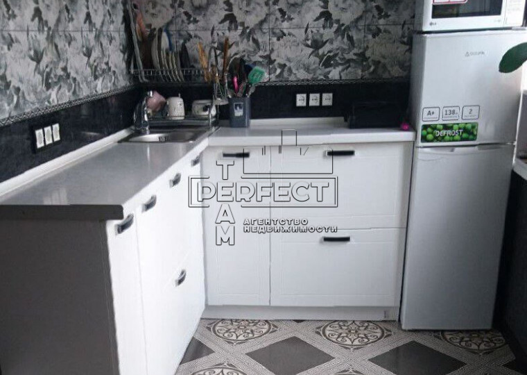 Продаж 1-кімнатної квартири 30 м², Азербайджанська вул., 2