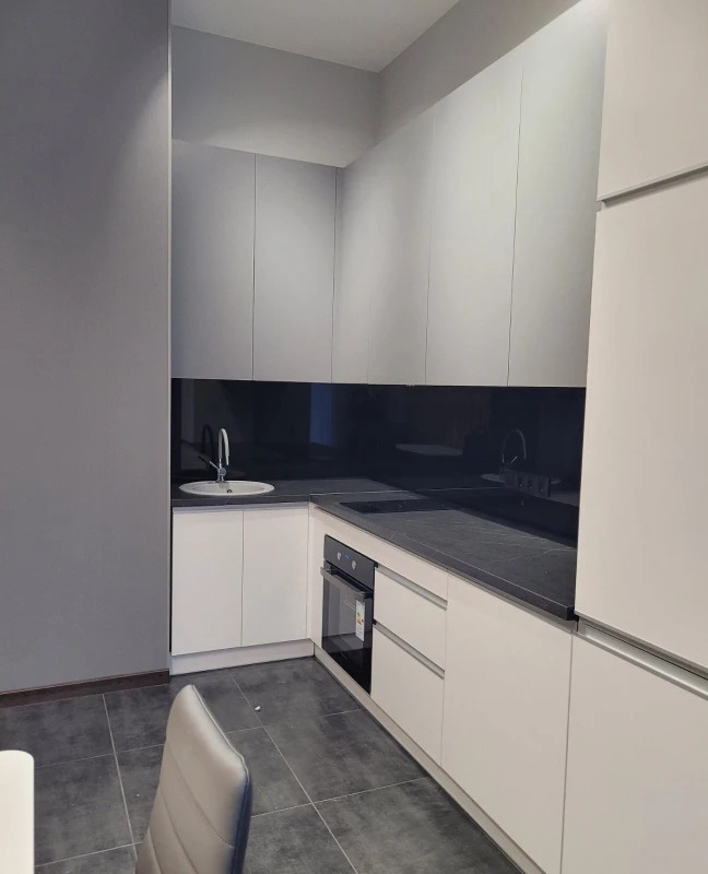 Продажа 3-комнатной квартиры 195 м²