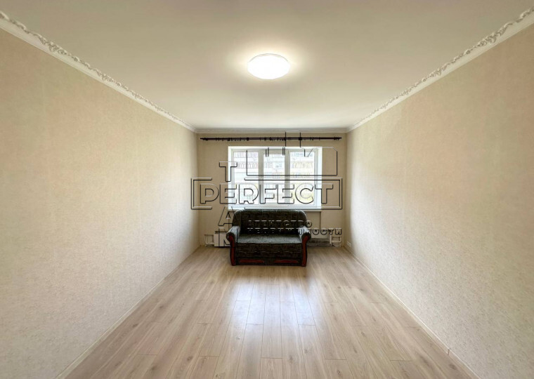 Продаж 1-кімнатної квартири 37 м², Оболонський просп., 25